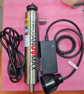 Sistema idrico ultravioletto Viqua TROJAN UVMax modello A 2 gpm -110/230 Volt - Foto 1 di 4
