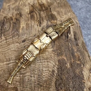 Articulating Over The Shoulder Elphant Brooch Goldtone With Green Eyes - Picture 1 of 15