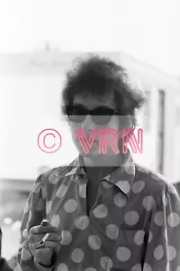 Foto de archivo profesional de Bob Dylan 1965 Newport Folk Festival (8,5x11) en relieve - Imagen 1 de 1