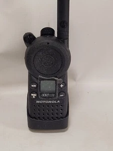 Motorola CLS1110 UHF Business 2-Way Radios Walkie Talkie - Zdjęcie 1 z 4