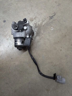 1994-1999 Toyota Celica Cruise Control Actuator - Image 1 of 2