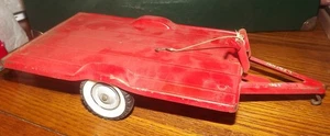VTG Tru-Scale Two-wheel Tilt Bed Trailer 1/16 Red Pressed Steel Farm Toy 1960s - Picture 1 of 3