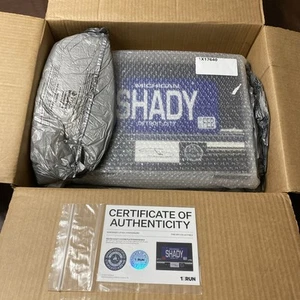 Caja de sombra de matrícula delgada sombreada firmada por Eminem SSLP25 agotada EN MANO - Imagen 1 de 10