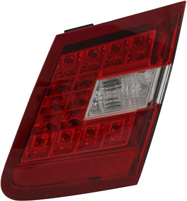 Luz trasera interior lado del pasajero para Mercedes Benz Clase E 2010-2013 sedán Foto 1 de 4