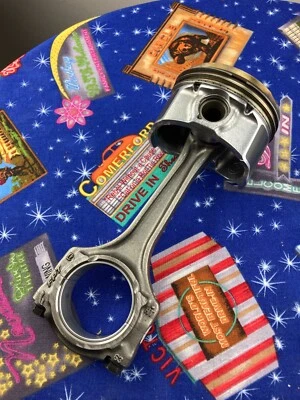 Fiat Powertrain Technologies Complete Piston with connecting Rod Assembly Foto 1 de 4