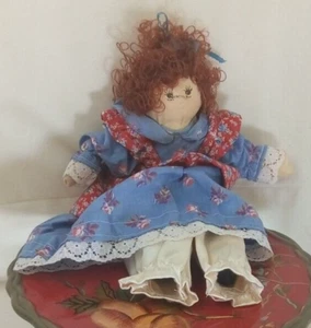 Muñeca pequeña hecha a mano, hecha a mano - Imagen 1 de 4