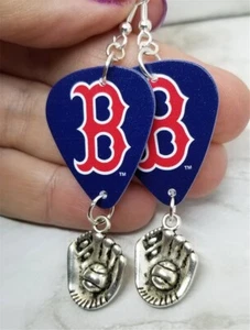Púas de guitarra ""B"" de los Medias Rojas de Boston con colgantes de béisbol y dijes Mitt - Imagen 1 de 2