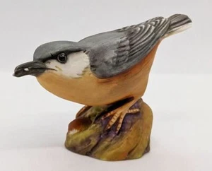 Hermosa estatuilla Royal Worcester Bone China - Nuthatch - # 3334 - Imagen 1 de 5