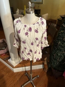 Les Amis Floral Printed Blouse Size Sm. white w/ Lilac flowers USA Made - Picture 1 of 5