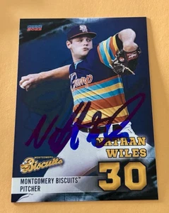 Nathan Wiles SIGNIERT 2023 Montgomery Biscuits Team Karte Atlanta Braves RC Auto - Bild 1 von 2