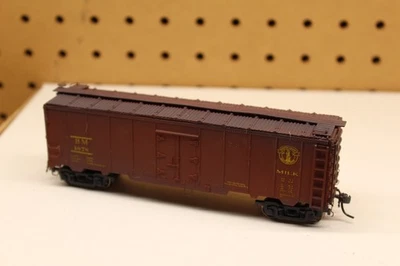 FUNARO & CAMERLENGO HO 40FT. EXPRESS BOX CAR B&M #1878 - Image 1 of 2