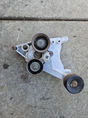 Soporte alternador Ford F250 F350 1995-1997 7,3 Powerstroke F5TE-10039-AB Foto 1 de 4