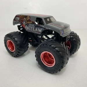 Monster Jam Iron Outlaw Monstertruck RAR rote Felgen Diecast Maßstab 1:64 - Bild 1 von 8