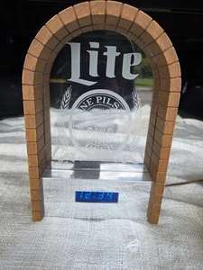 Reloj digital iluminado Miller Lite Beer 1986 vintage funciona - Imagen 1 de 4