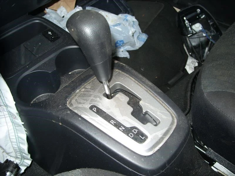 Palanca de cambios automática AT SE 1,2 L hatchback 2019 MITSUBISHI MIRAGE CAR_R Foto 1 de 4