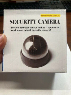 INDOOR/ OUTDOOR MOTION DETECTION SENSOR w/ ACTIVATION LIGHT DUMMY CAMERA (SS2) - Image 1 of 4