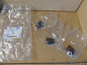 Allen-Bradley 194-G2864N Black Knob With Locking Facil. Series A QTY 3 New - Picture 1 of 4