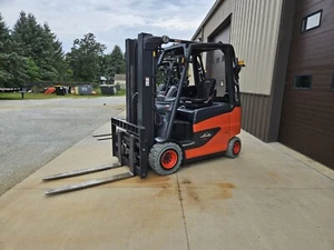 Linde E30 Electric Forklift - Picture 1 of 4