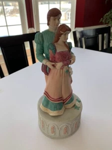 Enesco Romeo & Juliet Porcelain Music Box Karen Hahn 1988 Vintage SHIPS FAST! - Picture 1 of 5