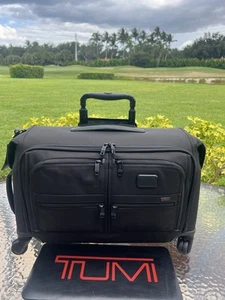 Borsa indumenti Tumi Alpha 2 trasporto 4 ruote spinner nera vendita al dettaglio $950 usata in ottime condizioni come nuova - Foto 1 di 16