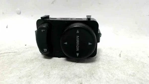 Interruptor retrovisor exterior 4685317 CHRYSLER VOYAGER IV (RG, RS) 3.3 - Imagen 1 de 4