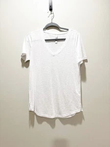 Athleta Damen V-Ausschnitt luftig U-Ausschnitt weiß Kurzarm T-Shirt Größe MT - Bild 1 von 5
