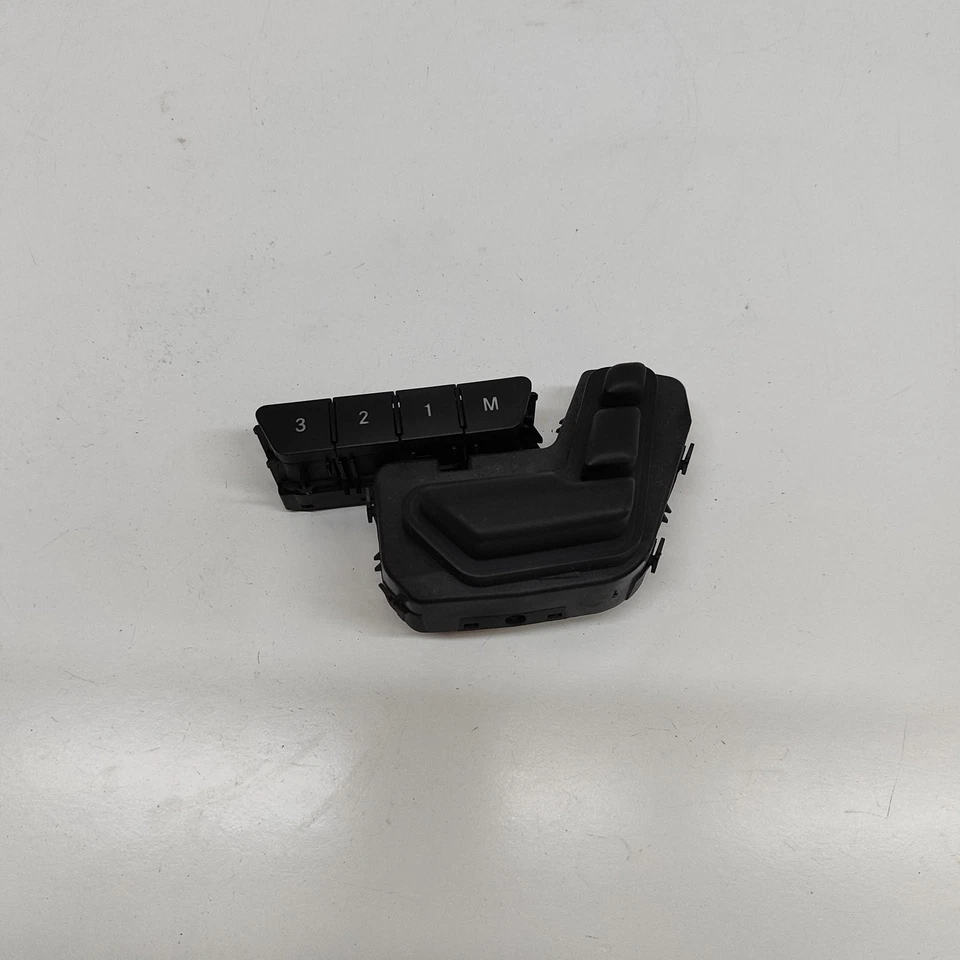 MERCEDES-BENZ M W166 Right Seat Control Buttons A1669054000 5.5 Petrol 31147109 - Image 1 of 4