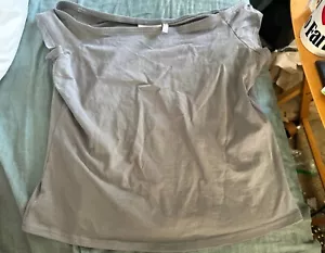 Weekday Women’s L Gray Boat Neck / Off Shoulder Gray Stretch Top T Shirt NWOT - Picture 1 of 3