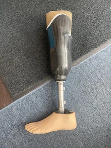 BULLDOG STCA-1S Beinprothese links - Ottobock - Kohlefaser - mit extra Hülsen - Bild 1 von 24