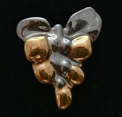 Colgante focal racimo de uva porcelana plateada y dorada grande vintage de 2 x 2,25 pulgadas Foto 1 de 4