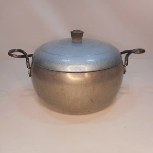 MCM Wear Ever Hallite Turquoise Lid/ Twist Handled 5 1/2 QT Stock Pot - Picture 1 of 5