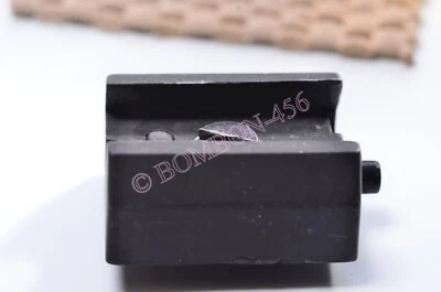 METZ MZ-5513 QUICK RELEASE CONNECTOR F/5512 BRACKET F/45, 50, 60, & 76 S FLASHES - Image 1 of 4