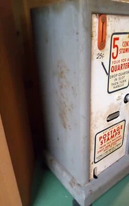 Vintage US Postage Stamp Dispenser Machine ~ With Key - Picture 1 of 2