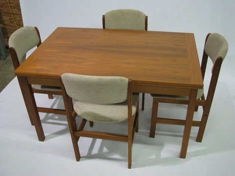 Benny Linden Danish Modern Style Teak Extension 91" Table & Four Chairs Cover