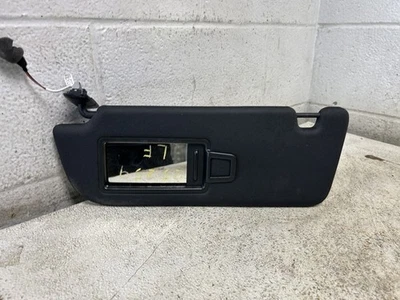 Parasol de tela negra lado izquierdo audi a6 2022 conductor con espejo retrovisor iluminado  Foto 1 de 4