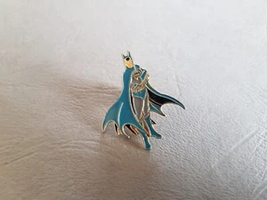 Pin's TV / CINEMA / FILM / MOVIE - Batman avec sa cape - Picture 1 of 11