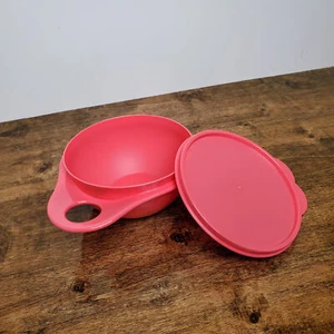 NEW Tupperware Thatsa Mini Mixing Bowl 2 .5Cup 600mL Rose Red #6809 - Picture 1 of 7