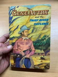 1944 1. Auflage "Gene Autrey & The Thief River Outlaws" Bildband (P3) - Bild 1 von 16