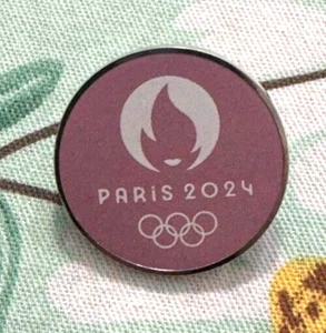 Pin insignia hospitalidad VIP limitada oficial rosa limitada de los Juegos Olímpicos de París 2024 - Imagen 1 de 2