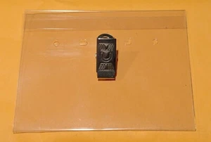 100 Box Kunststoff Horizontal Namensschild Namensschild Ausweis Abzeichen Halter mit Haken Clip - Bild 1 von 4