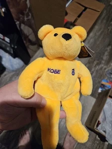 Kobe Bryant Salvinos B Ball Bammers Bär mit Etikett - Bild 1 von 4