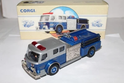 CORGI CLASSICS American LaFrance Pumper East Carnegie Vol. Fire Dept. Engine 5 - Image 1 of 4