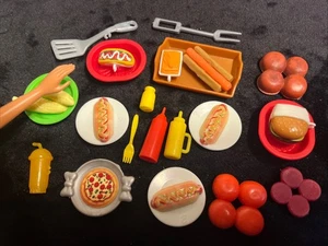 Barbie Comida a Presión Barbacoa Perro Caliente Hamburguesa Papas Fritas Mostaza Ketchup Maíz Bebida - Imagen 1 de 8