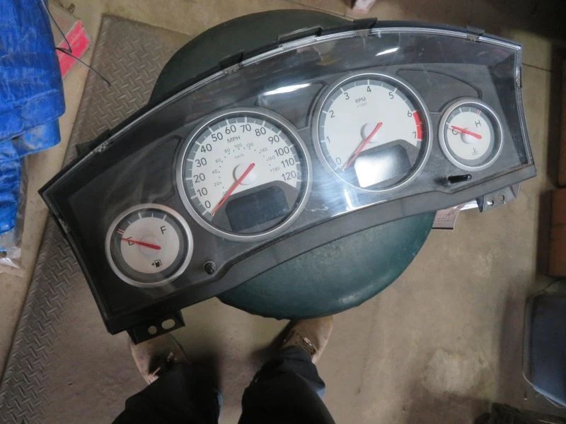 Medidores de velocímetro blancos con tacómetro MPH para 10 caravanas 230710 Foto 1 de 3