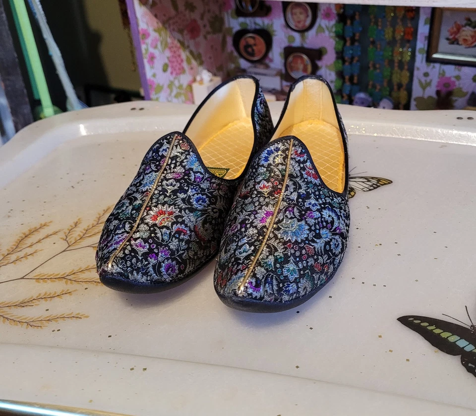 Vintage Daniel Green Brocade Slippers In Original Box - Image 1 of 4