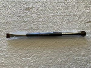 Younique Liner/Shader Brush Brand New - Picture 1 of 1