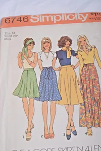 Vintage Simplicity 1974 4 Gore Rock in 4 Längen Größe 14 (6746) UNCUT FF - Bild 1 von 4