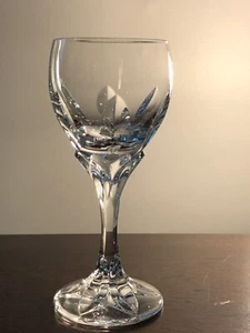 Villeroy & Boch Iris Wine Glass 5931997 - Picture 1 of 4