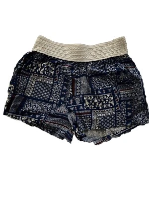 Derek Heart Juniors Women’s Shorts Blue Paisley Size Medium Pockets Elastic - Image 1 of 4