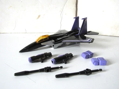 1983 Vintage G1 Transformers Skywarp Action Figure - Image 1 of 4